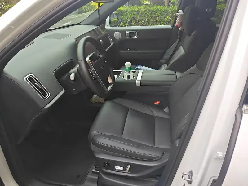 2024 Li Auto (Lixiang) L6 с пробегом 21 300 км