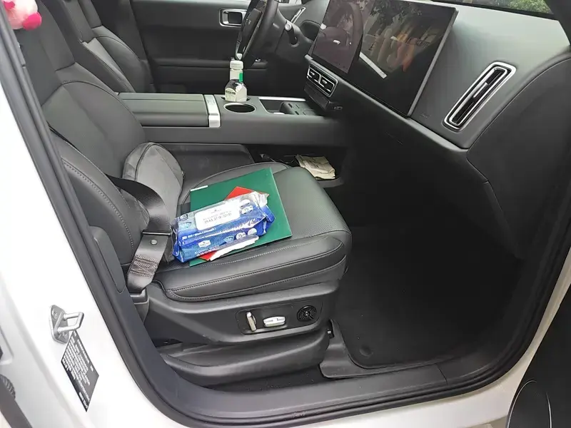 2024 Li Auto (Lixiang) L6 с пробегом 21 300 км