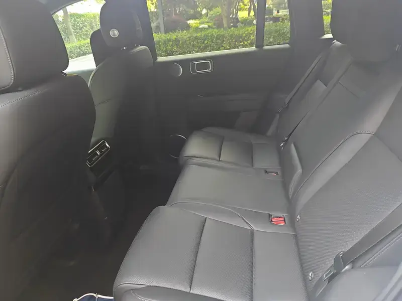 2024 Li Auto (Lixiang) L6 с пробегом 21 300 км