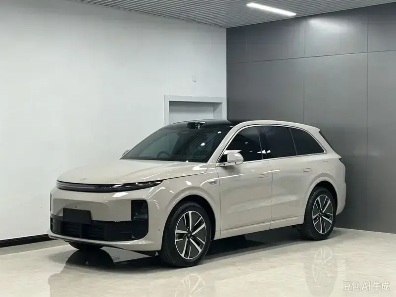 2024 Li Auto (Lixiang) L6 с пробегом 15 000 км