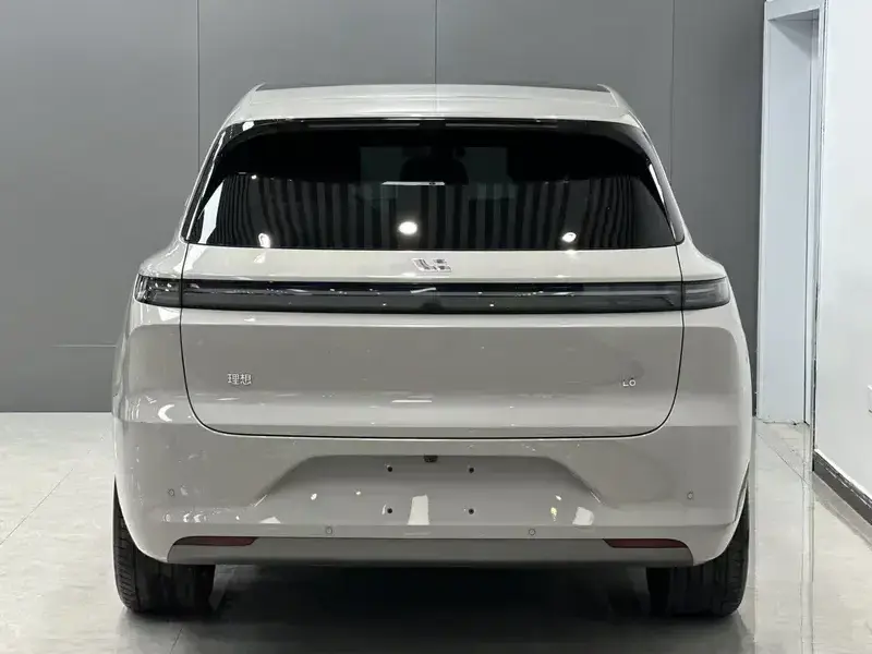 2024 Li Auto (Lixiang) L6 с пробегом 15 000 км