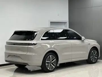 2024 Li Auto (Lixiang) L6 с пробегом 15 000 км
