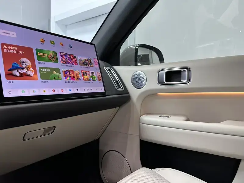 2024 Li Auto (Lixiang) L6 с пробегом 15 000 км