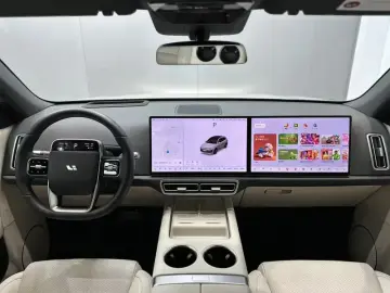 2024 Li Auto (Lixiang) L6 с пробегом 15 000 км