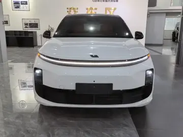 2024 Li Auto (Lixiang) L6 с пробегом 5 900 км