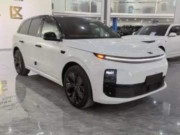 2024 Li Auto (Lixiang) L6 с пробегом 5 900 км