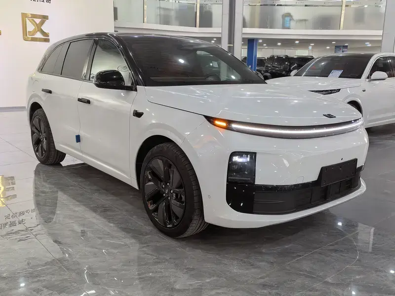 2024 Li Auto (Lixiang) L6 с пробегом 5 900 км