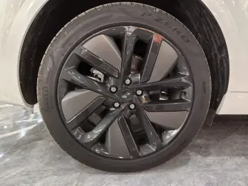 2024 Li Auto (Lixiang) L6 с пробегом 5 900 км