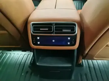 2024 Li Auto (Lixiang) L6 с пробегом 5 900 км