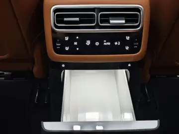 2025 Li Auto (Lixiang) L6 с пробегом 12 500 км