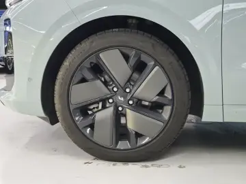 2025 Li Auto (Lixiang) L6 с пробегом 12 500 км