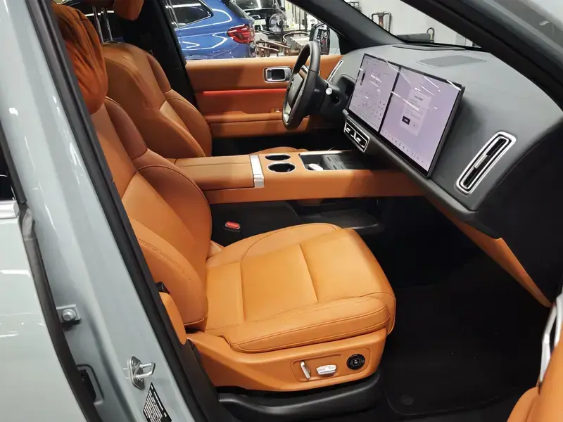 2025 Li Auto (Lixiang) L6 с пробегом 12 500 км