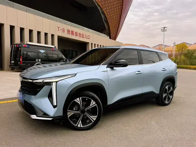 2023 Geely Atlas Pro с пробегом 35 000 км