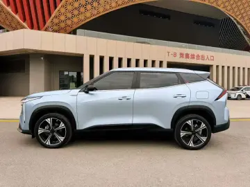 2023 Geely Atlas Pro с пробегом 35 000 км