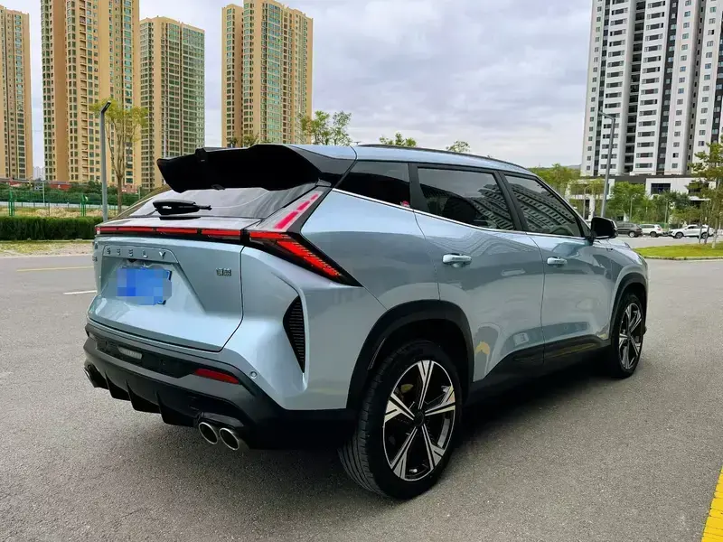 2023 Geely Atlas Pro с пробегом 35 000 км