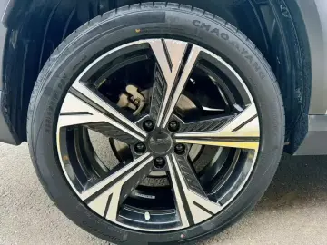2023 Geely Atlas Pro с пробегом 35 000 км