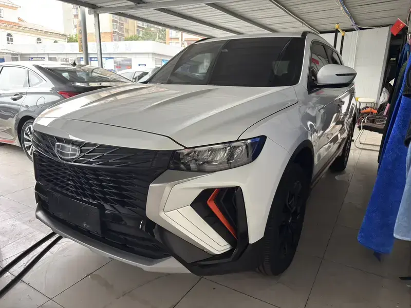 2022 Geely Atlas Pro с пробегом 30 000 км