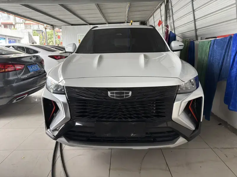 2022 Geely Atlas Pro с пробегом 30 000 км