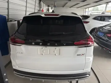 2022 Geely Atlas Pro с пробегом 30 000 км