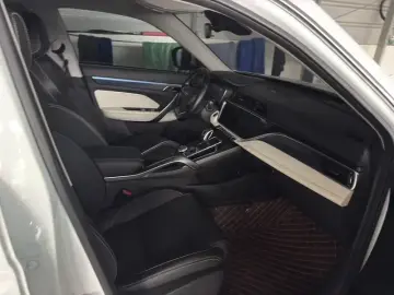 2022 Geely Atlas Pro с пробегом 30 000 км