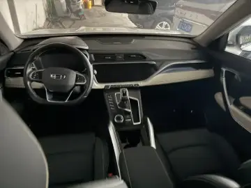 2022 Geely Atlas Pro с пробегом 30 000 км