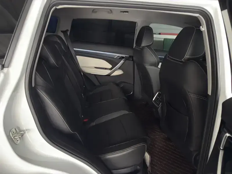 2022 Geely Atlas Pro с пробегом 30 000 км