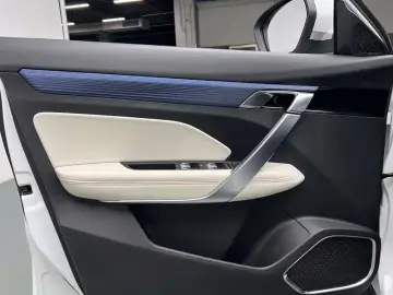 2022 Geely Atlas Pro с пробегом 47 000 км