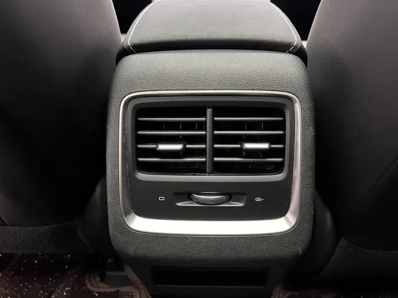 2022 Geely Atlas Pro с пробегом 47 000 км