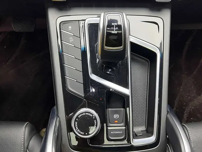 2022 Geely Atlas Pro с пробегом 47 000 км