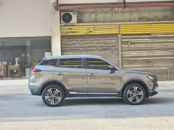 2022 Geely Atlas Pro с пробегом 27 000 км