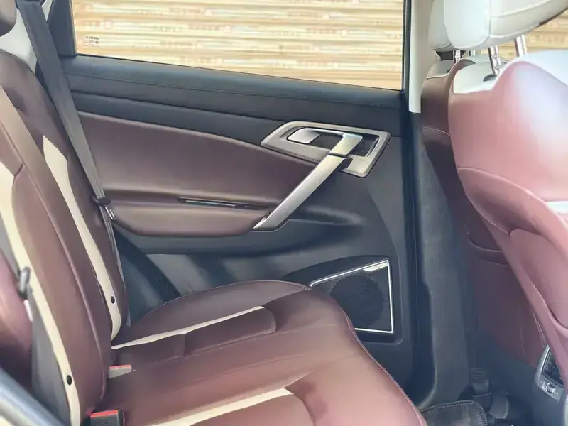 2022 Geely Atlas Pro с пробегом 27 000 км