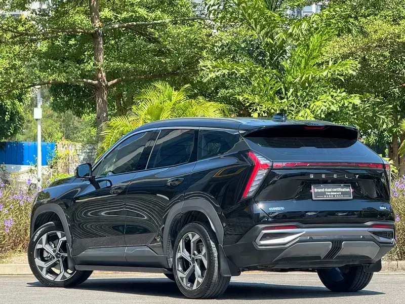 2024 Geely Boyue L с пробегом 15 000 км