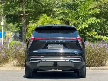 2024 Geely Boyue L с пробегом 15 000 км