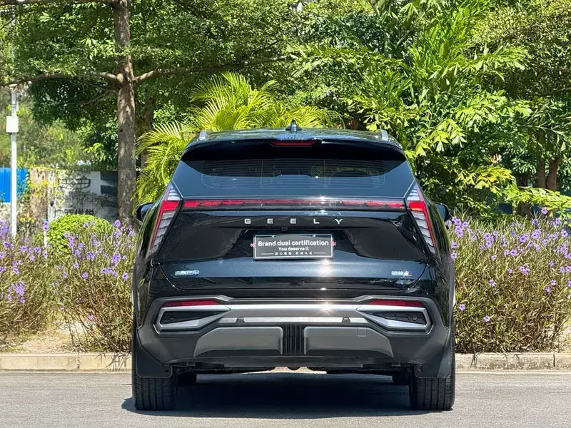 2024 Geely Boyue L с пробегом 15 000 км