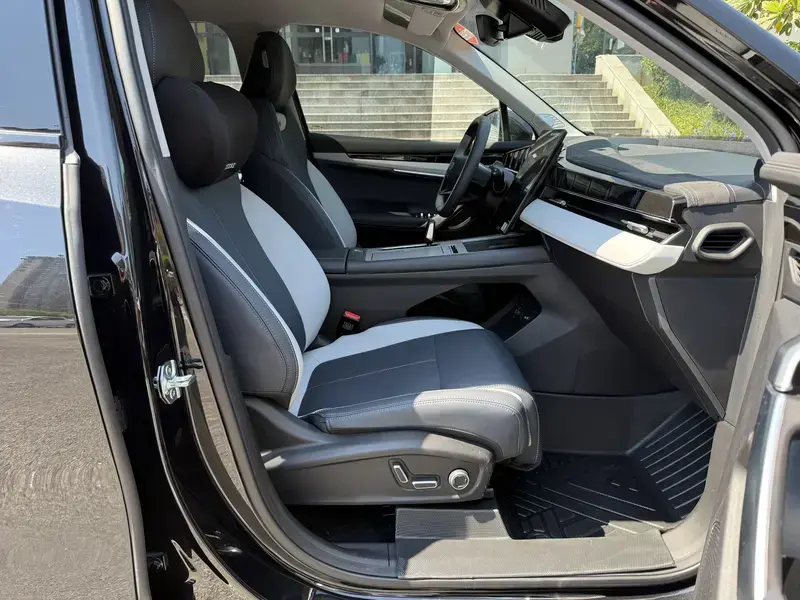 2024 Geely Boyue L с пробегом 15 000 км