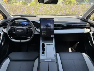 2024 Geely Boyue L с пробегом 15 000 км