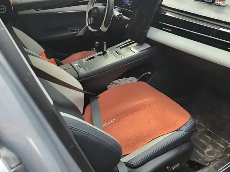 2024 Geely Boyue L с пробегом 30 000 км