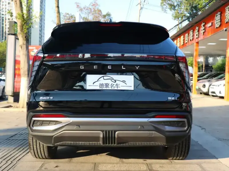 2023 Geely Boyue L с пробегом 26 000 км