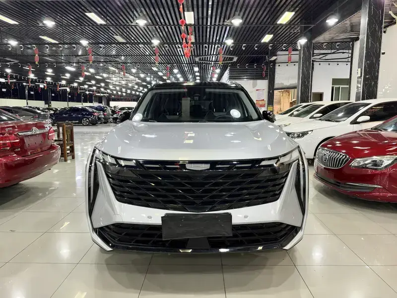 2023 Geely Boyue L с пробегом 35 000 км