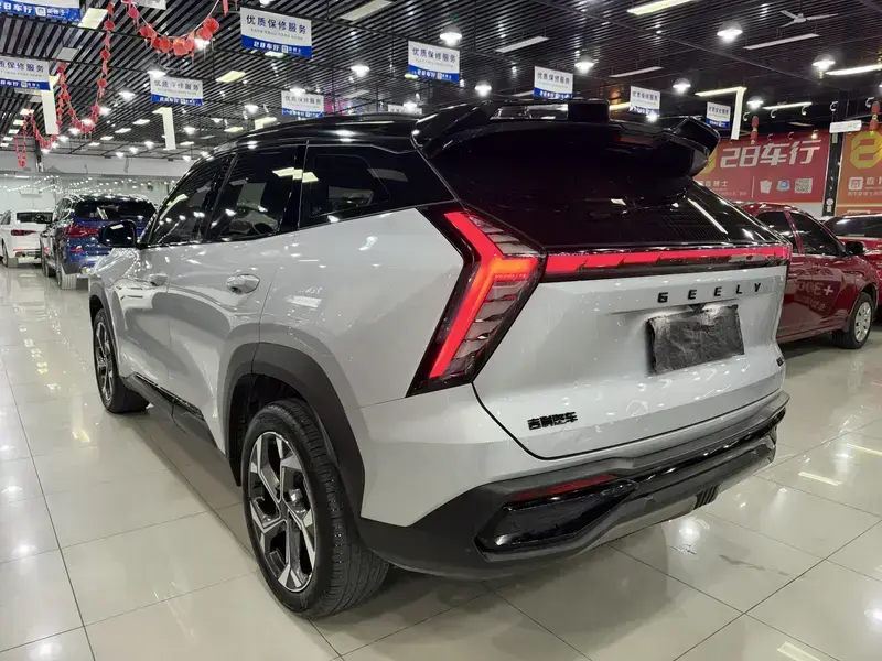 2023 Geely Boyue L с пробегом 35 000 км