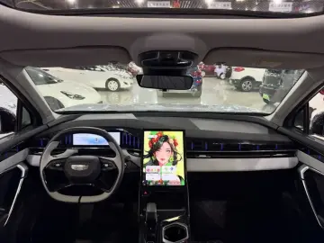 2023 Geely Boyue L с пробегом 35 000 км