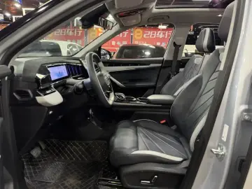 2023 Geely Boyue L с пробегом 35 000 км