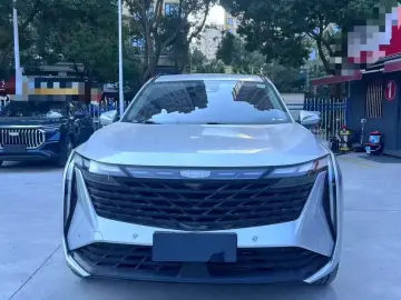 2023 Geely Boyue L с пробегом 15 000 км