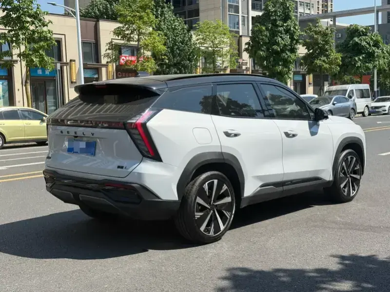 2024 Geely Boyue L с пробегом 23 000 км