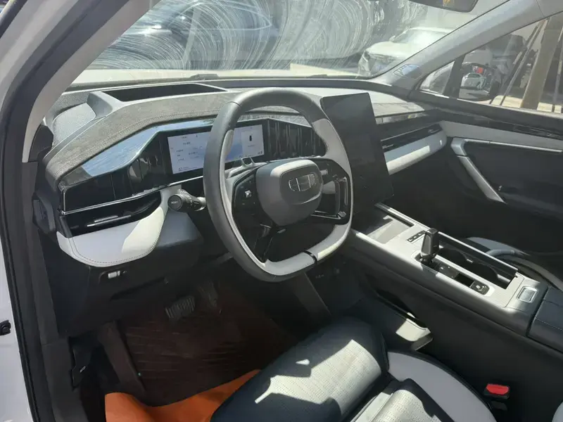 2024 Geely Boyue L с пробегом 23 000 км