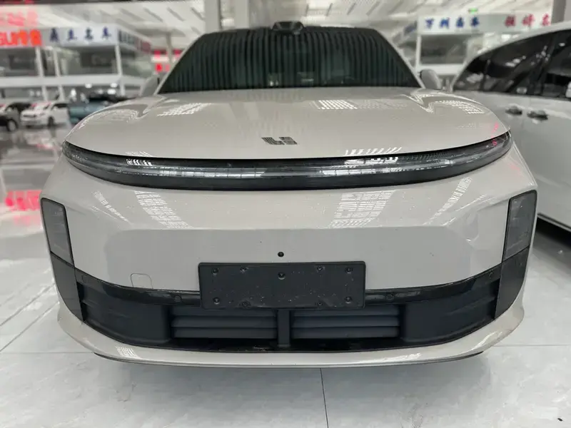 2024 Li Auto (Lixiang) L6 с пробегом 48 000 км