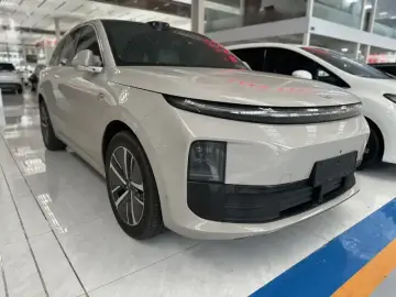 2024 Li Auto (Lixiang) L6 с пробегом 48 000 км