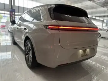 2024 Li Auto (Lixiang) L6 с пробегом 48 000 км