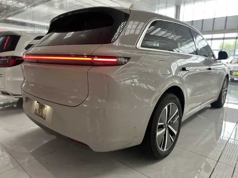 2024 Li Auto (Lixiang) L6 с пробегом 48 000 км