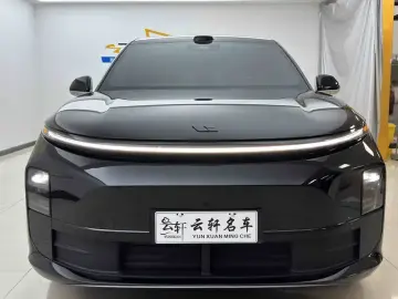 2025 Li Auto (Lixiang) L6 с пробегом 18 000 км